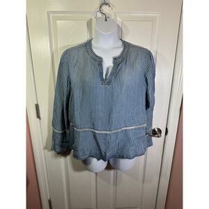 Fourteenth place blue and white pinstriped blouse XXL